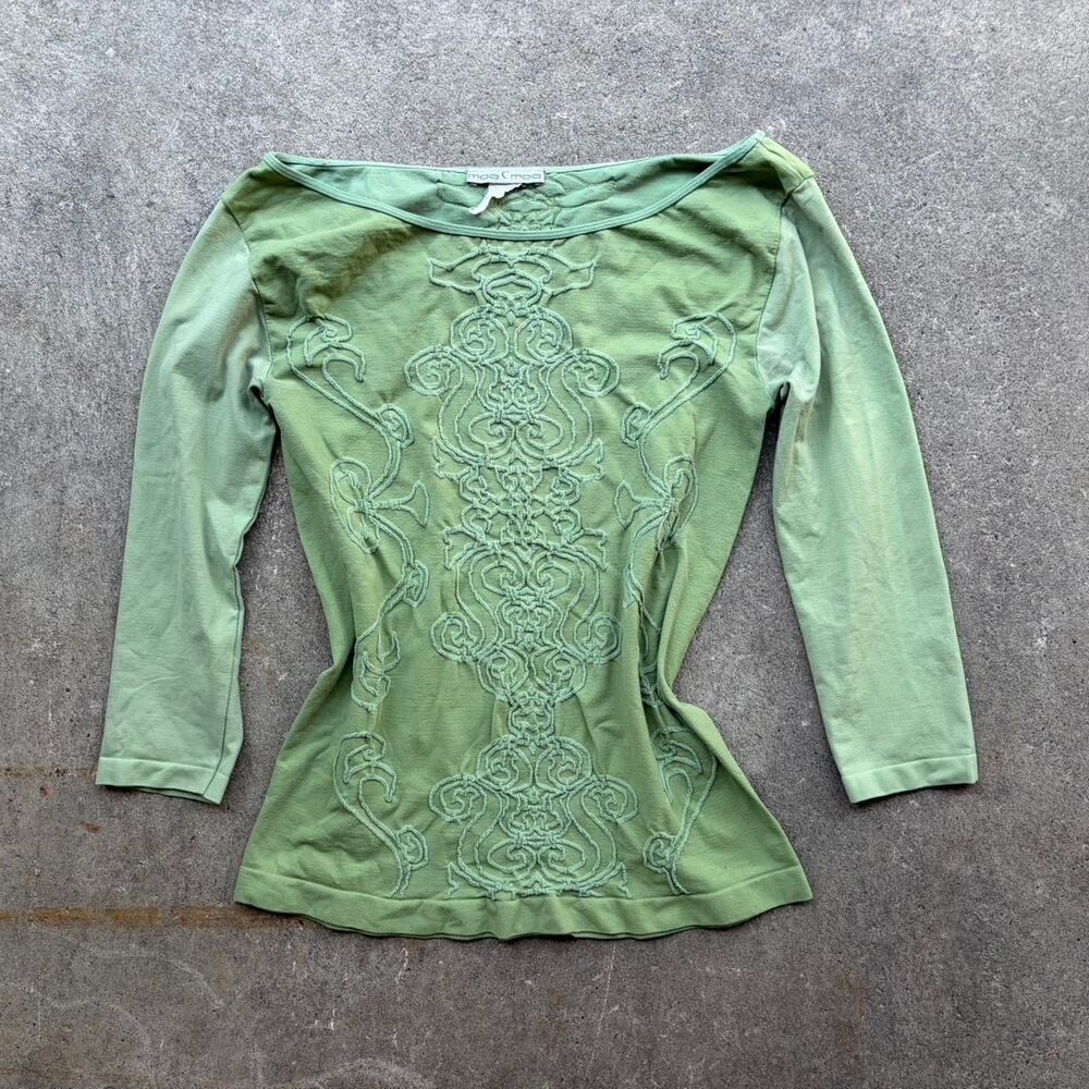 Y2K Green Moa Moa 3/4 sleeve top with embroidered floral and scrollwork design